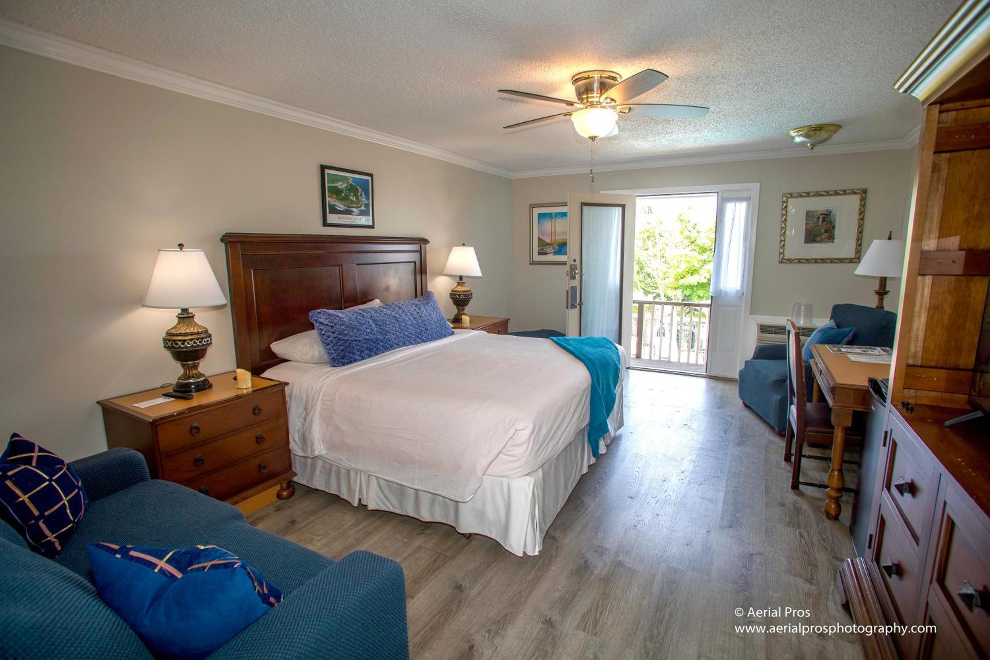 Kenny's Tipperary Inn Montauk Bagian luar foto