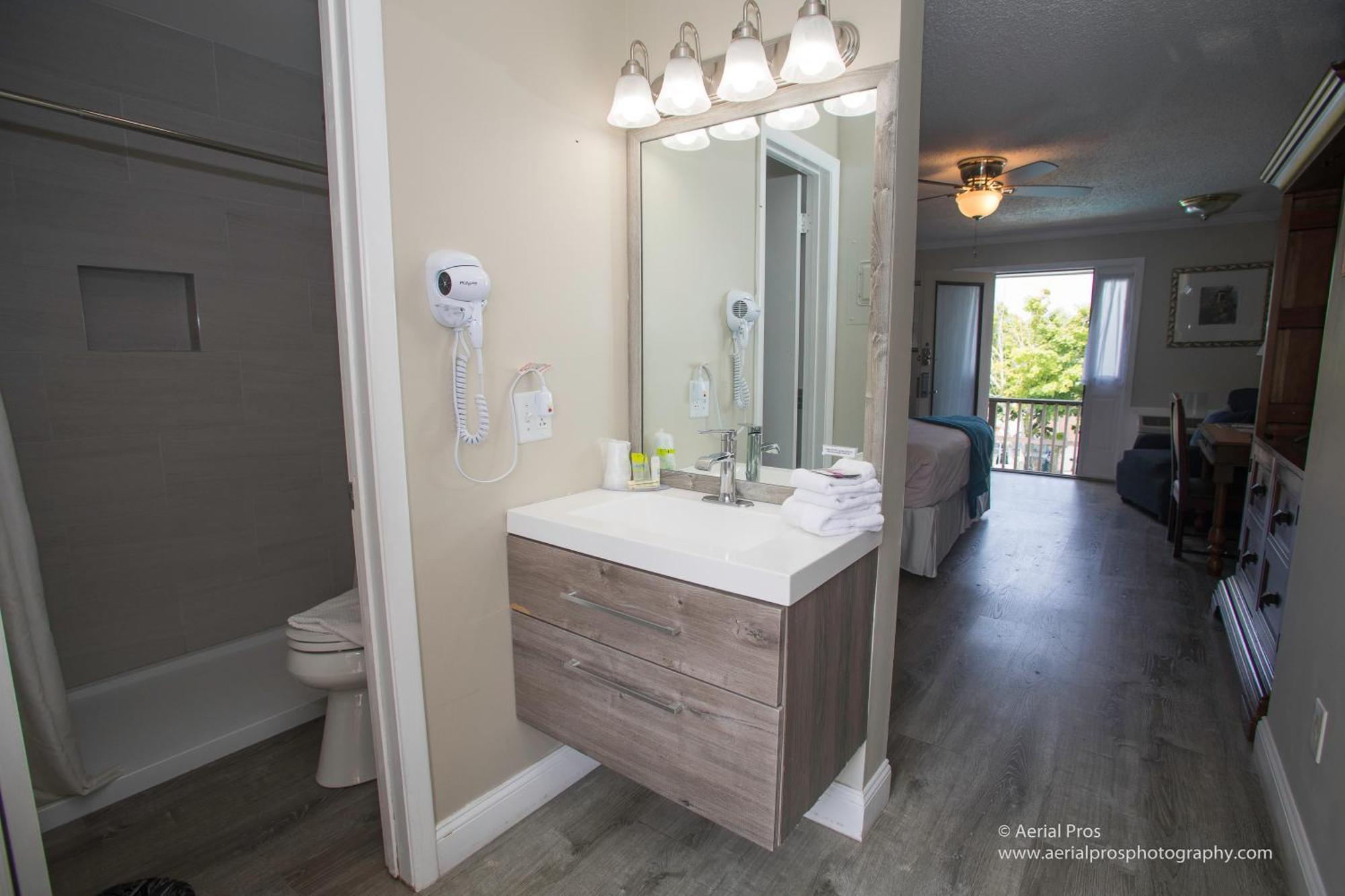 Kenny's Tipperary Inn Montauk Bagian luar foto