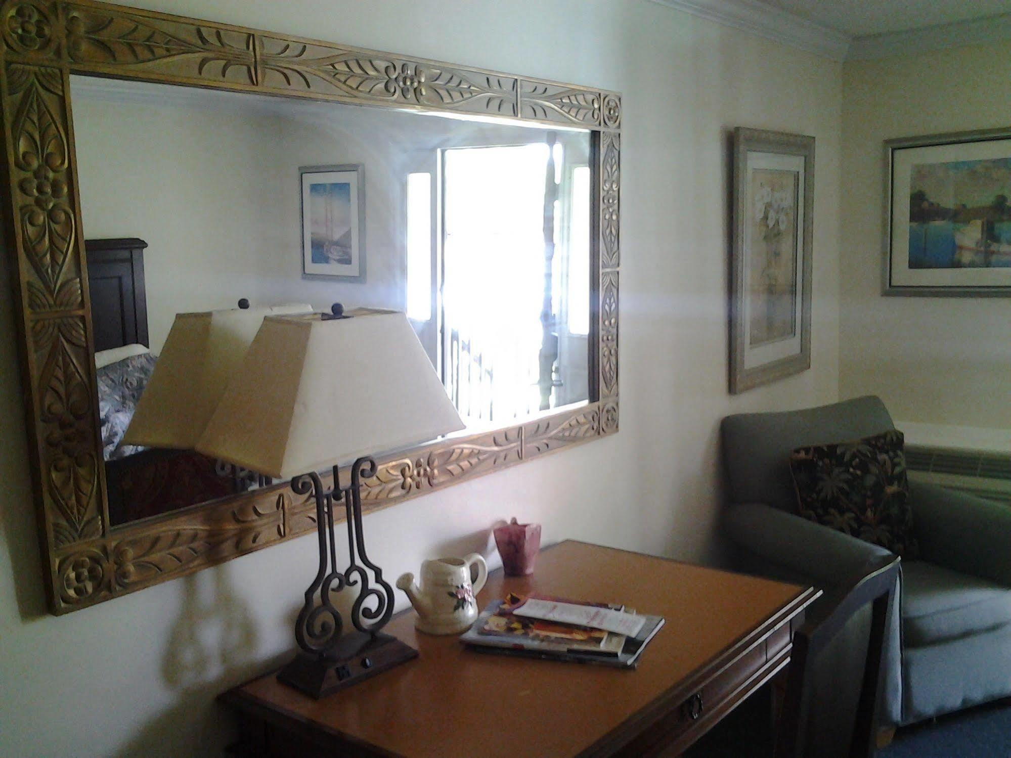 Kenny's Tipperary Inn Montauk Bagian luar foto