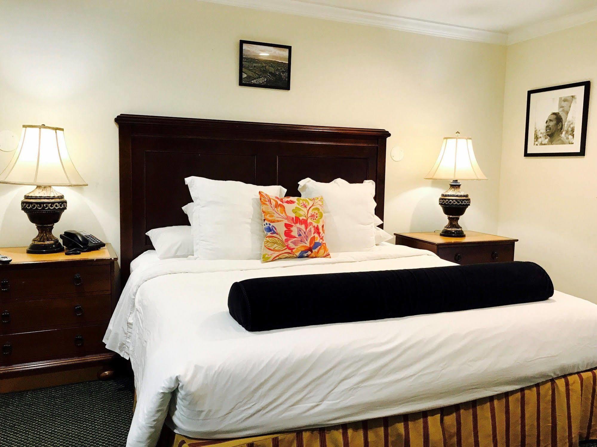 Kenny's Tipperary Inn Montauk Bagian luar foto