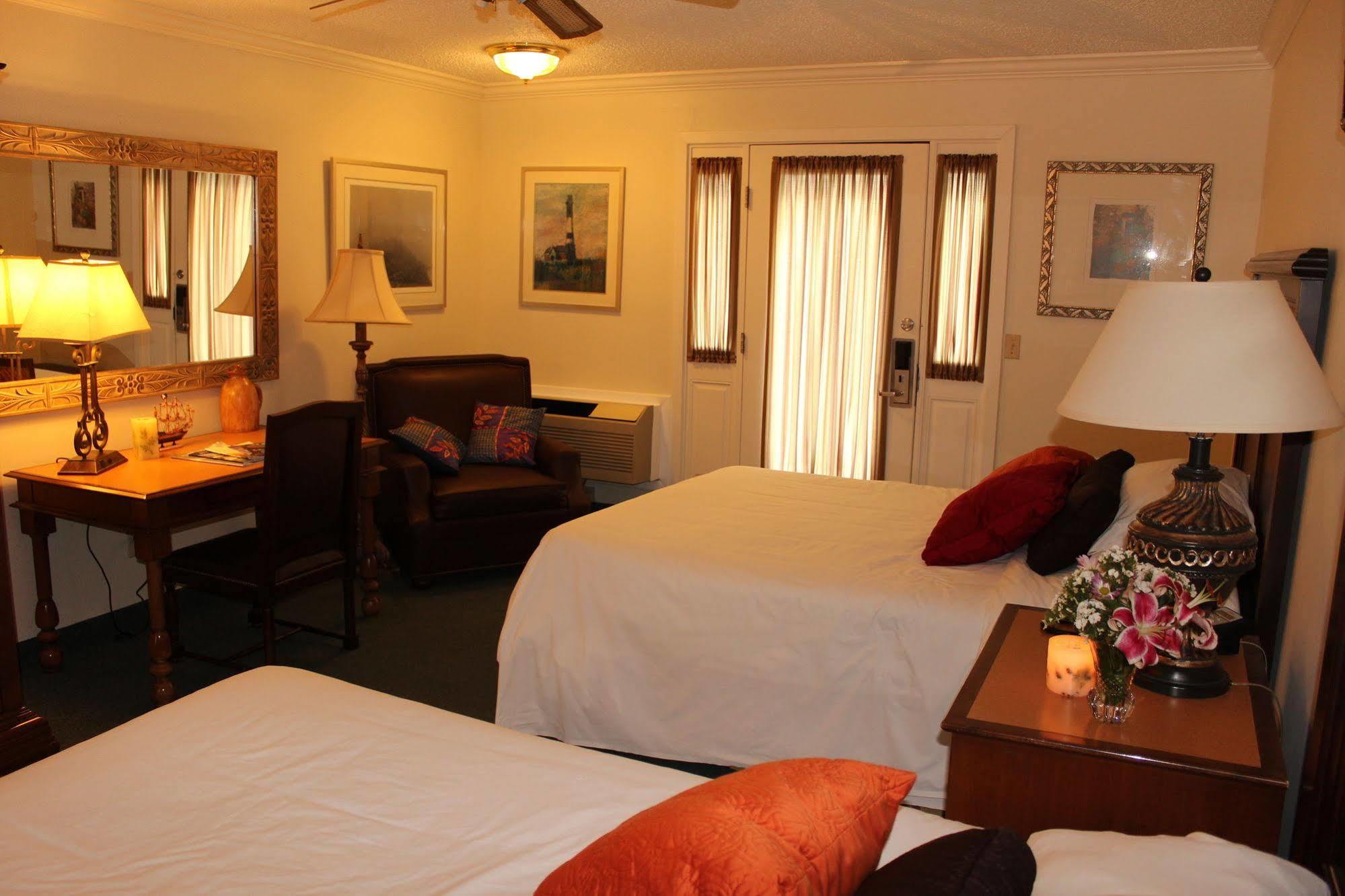 Kenny's Tipperary Inn Montauk Bagian luar foto