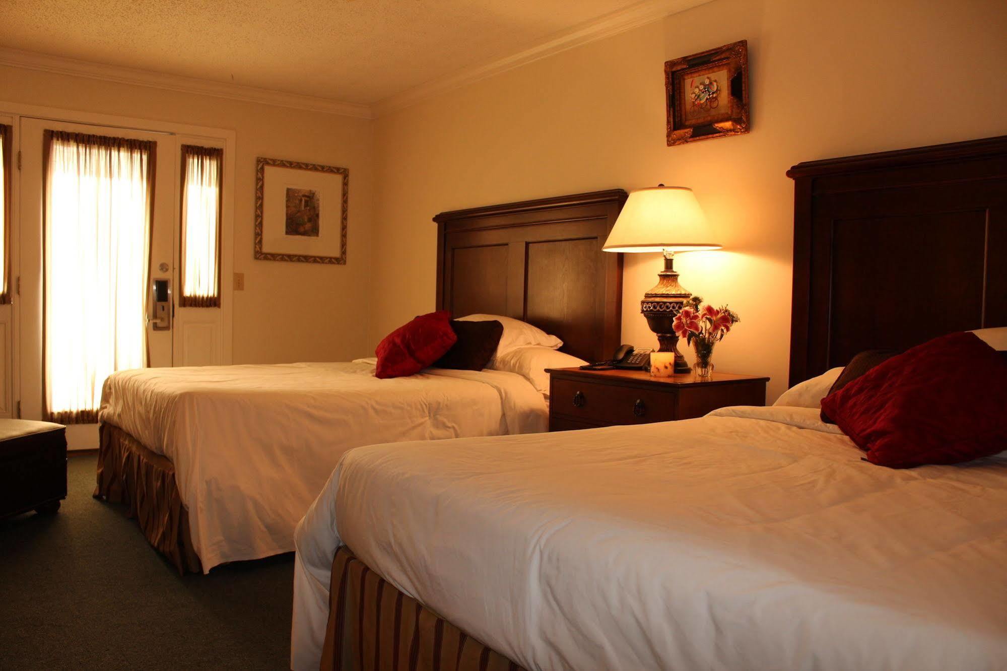 Kenny's Tipperary Inn Montauk Bagian luar foto