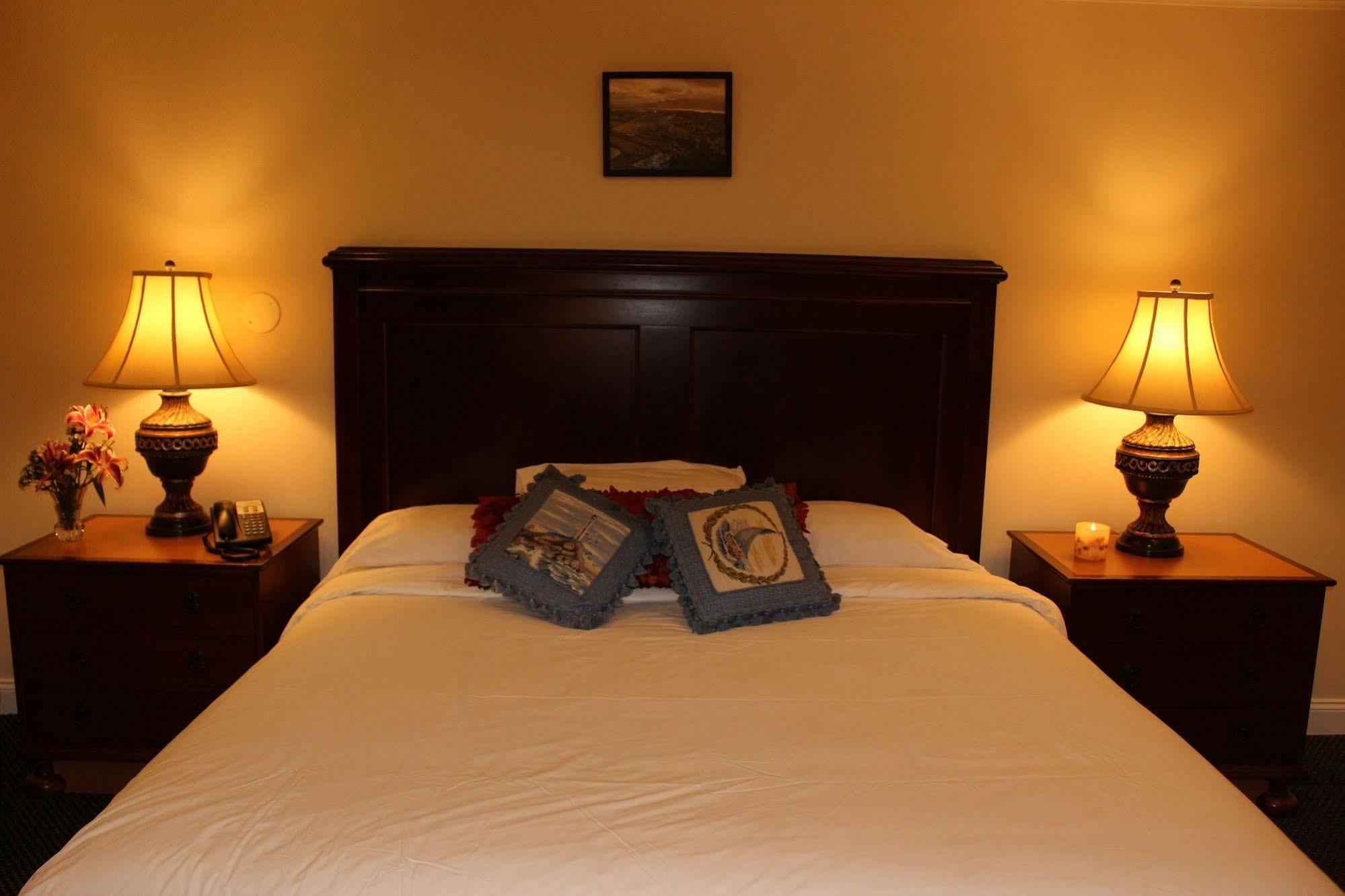 Kenny's Tipperary Inn Montauk Bagian luar foto