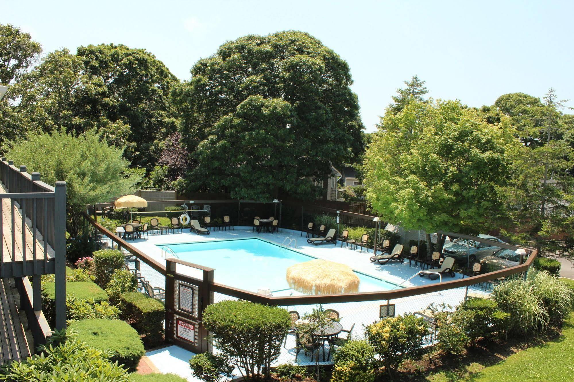 Kenny's Tipperary Inn Montauk Bagian luar foto